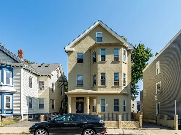 66 Mozart St, Jamaica Plain, MA 02130