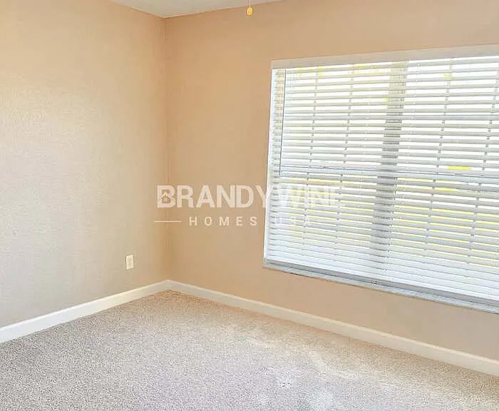 220 Bonnie Glen Ln — Photo 10