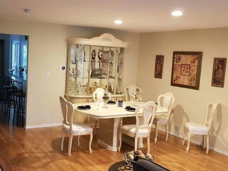 241 Larchwood Ct — Photo 7