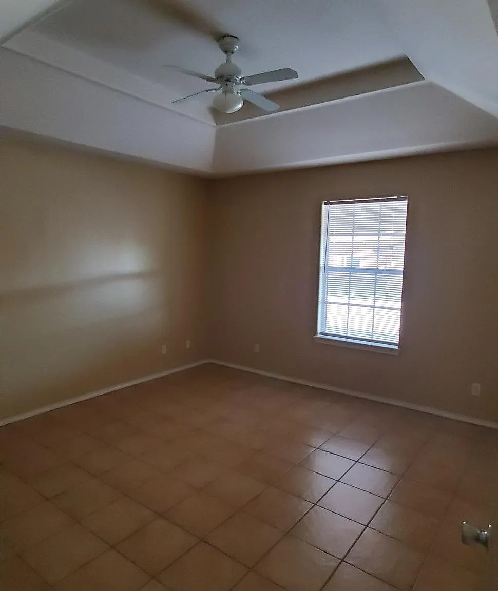 1 bed, 718 sqft, $660 — Photo 3