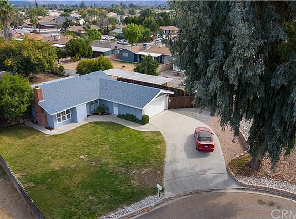3rd image of 4015 Woodland Dr