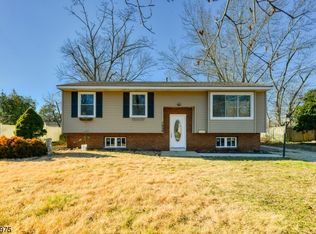 1659 Holly Pkwy, Williamstown, NJ 08094