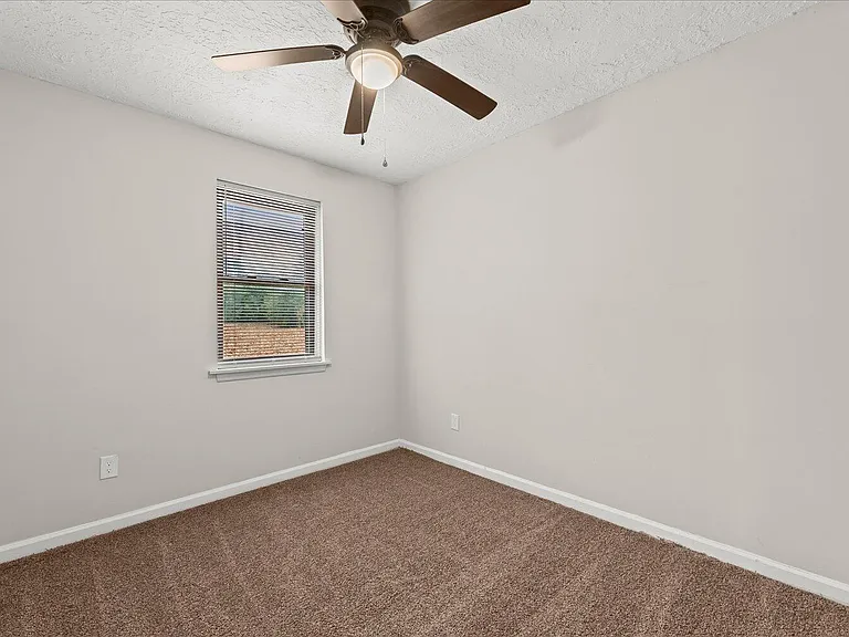 2357 Basswood Dr — Photo 9
