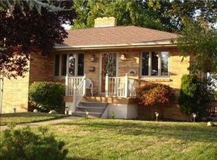 520 Charlotte Dr, Pittsburgh, PA 15236