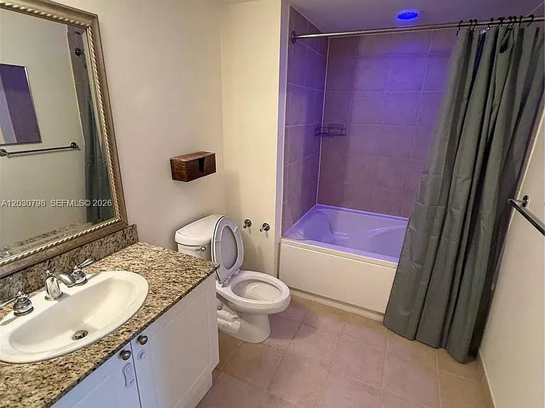 19501 W Country Club Dr #809 — Photo 11