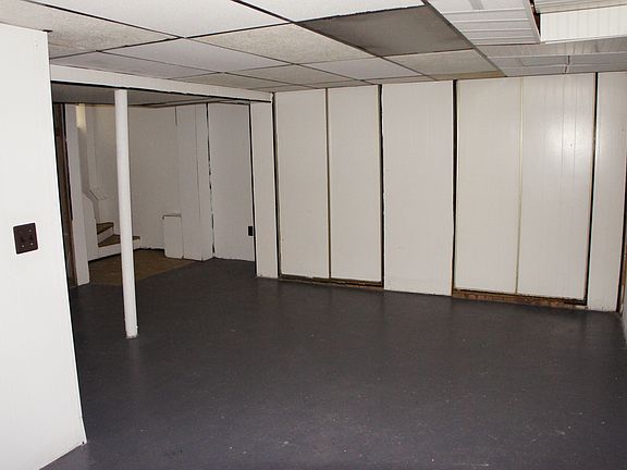 Basement Rm 1 & Closet