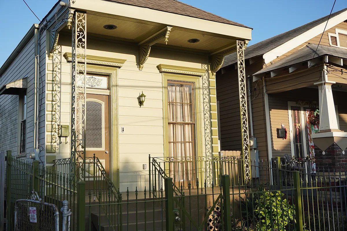 Photo 2 of 12 - 2225 4th St - New Orleans, LA Building Photo - 2225 4th St