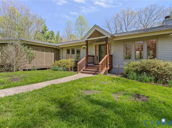 323 Burnt Mill Ln, Mattaponi, VA 23110