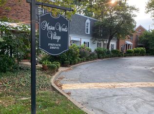 1142 S Mason Rd, Saint Louis, MO 63131