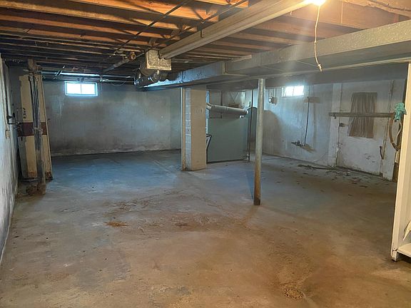 5th image of 5354 College Corner Pike