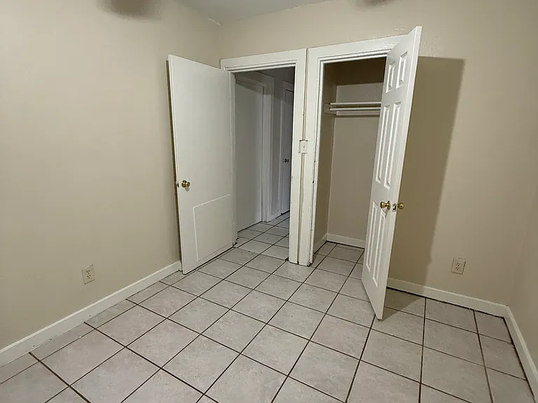 209 E Washington Ave #2 — Photo 15