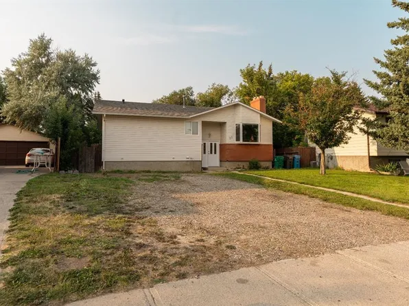 11 Rutgers Cres SE, Lethbridge, AB T1K 4S8