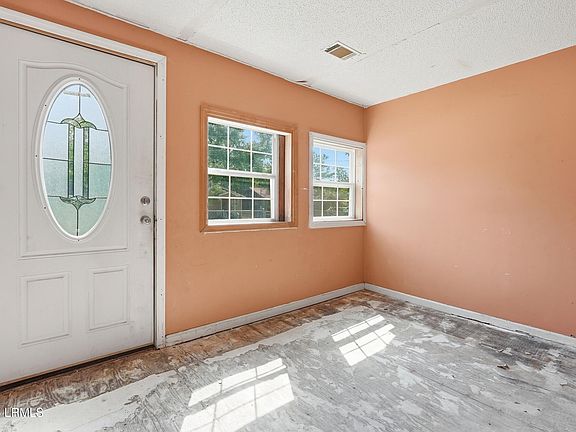 4th image of 125 Lewis Street