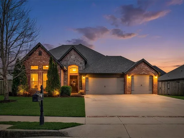 6106 W Bainbridge Dr, Rogers, AR 72758