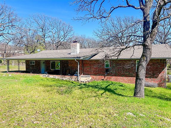 4th image of 121 Gilbert Dr