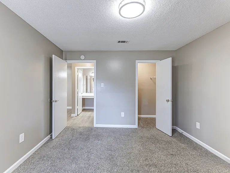 The Waverly Apartments — Photo 26