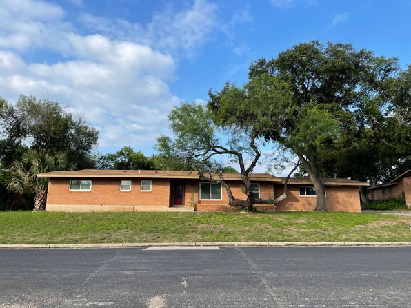 3822 Willowbrook Dr