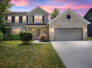 1545 Old Barn Rd, Bartlett, IL 60103