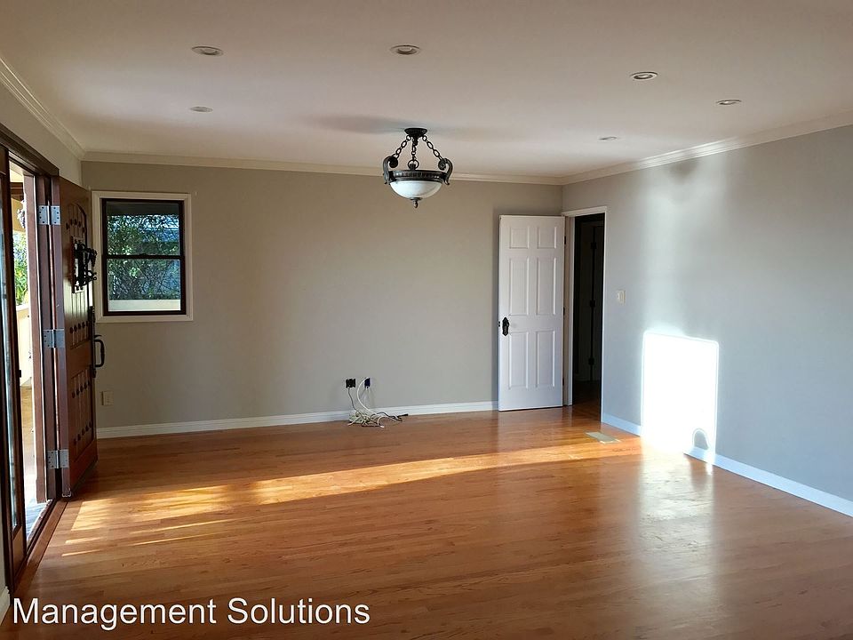 1st image of 3061 McGraw St