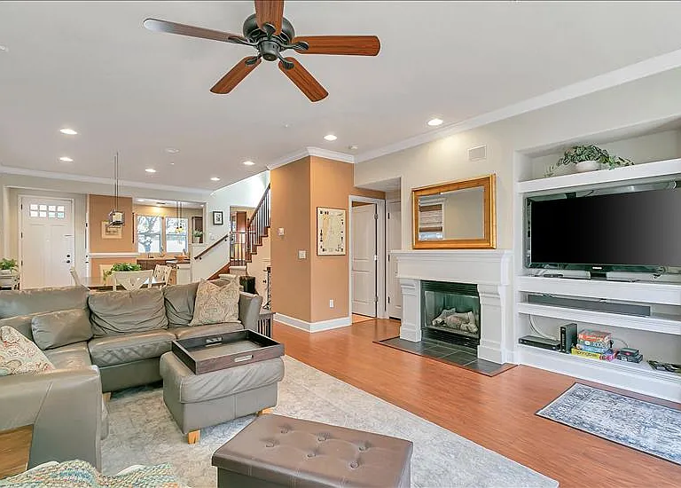 1504 Pear Tree Ln — Photo 6