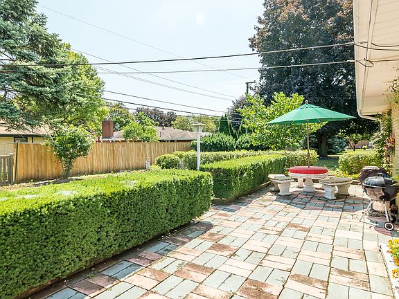 5th image of 435 Pinehurst Dr