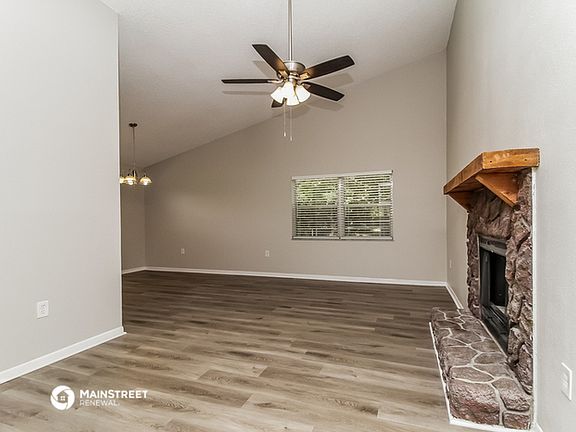 3rd image of 3112 S Orleans Way