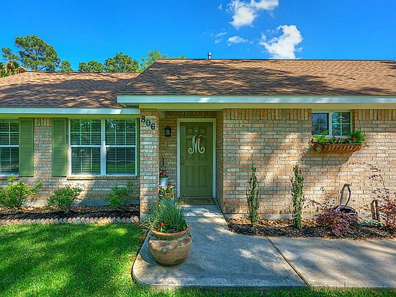 3rd image of 806 Mesquite Dr
