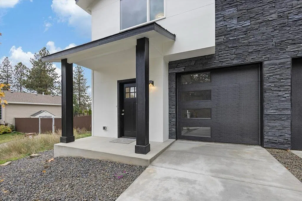 3 bed, 2.5 bath, 1388 sqft, $3,695 — Photo 2