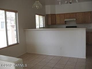 3rd image of 268 E Calle Puente Azul