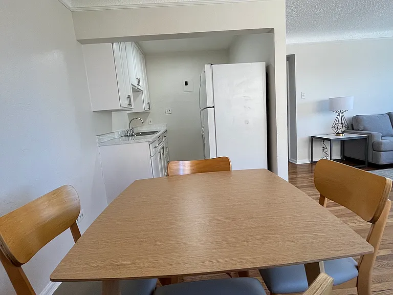 Hale Hall Apartments — Photo 6
