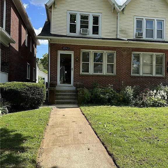 2242 Ferry St — Photo 1