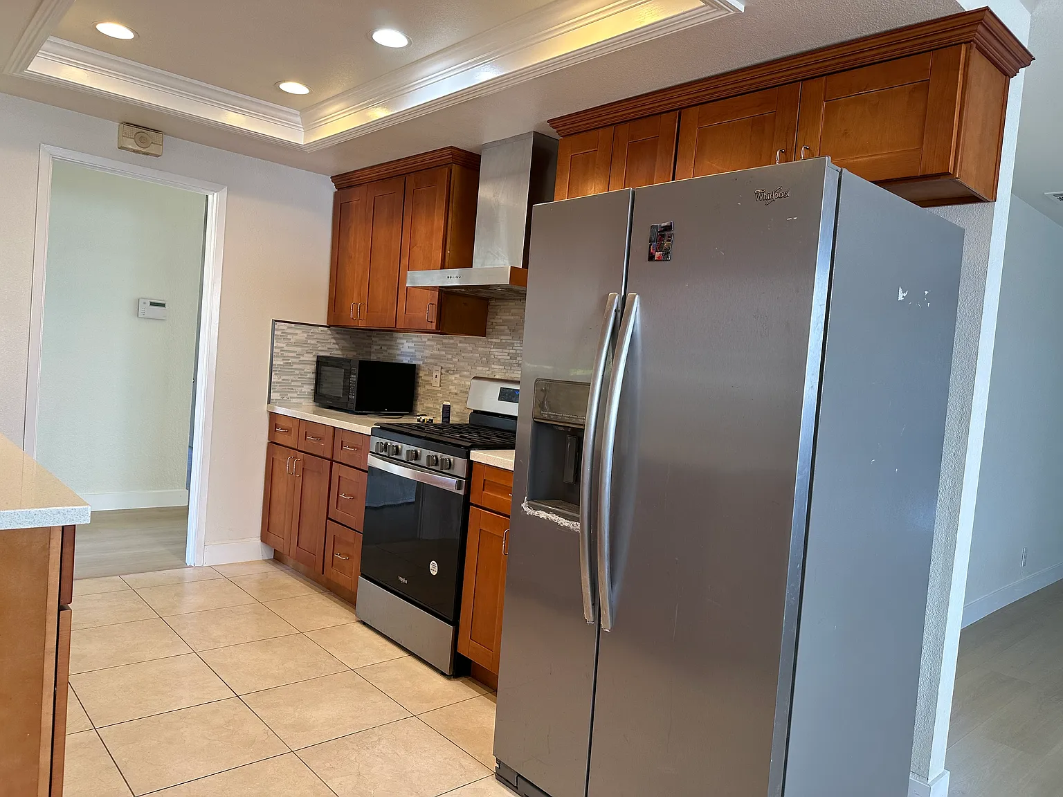 3 bed, 1376 sqft, $4,300 — Photo 2