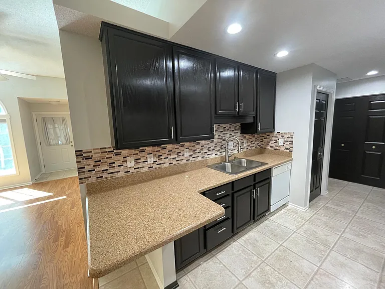 1364 Conservatory Ct — Photo 15