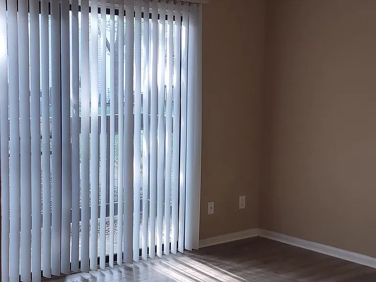 102 Wells Ct — Photo 5