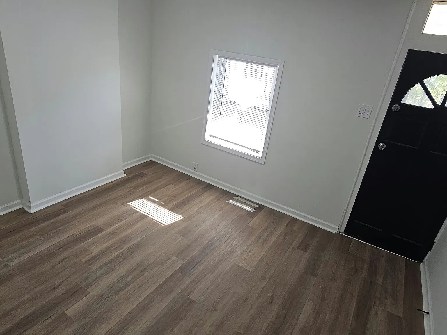 2 bed, 875 sqft, $1,550 — Photo 2