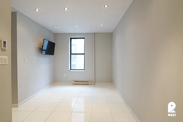 Rented by REZI | media 27