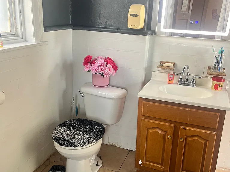 5941 Carpenter St #B — Photo 8
