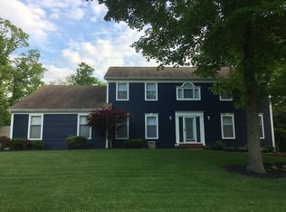 6927 Hidden Ridge Dr, West Chester, OH 45069