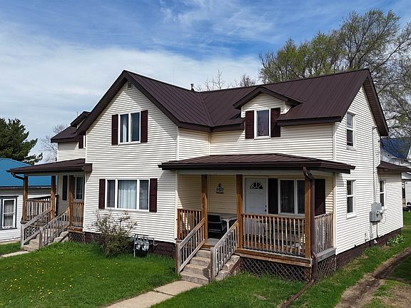 3rd image of 315 W Juneau St