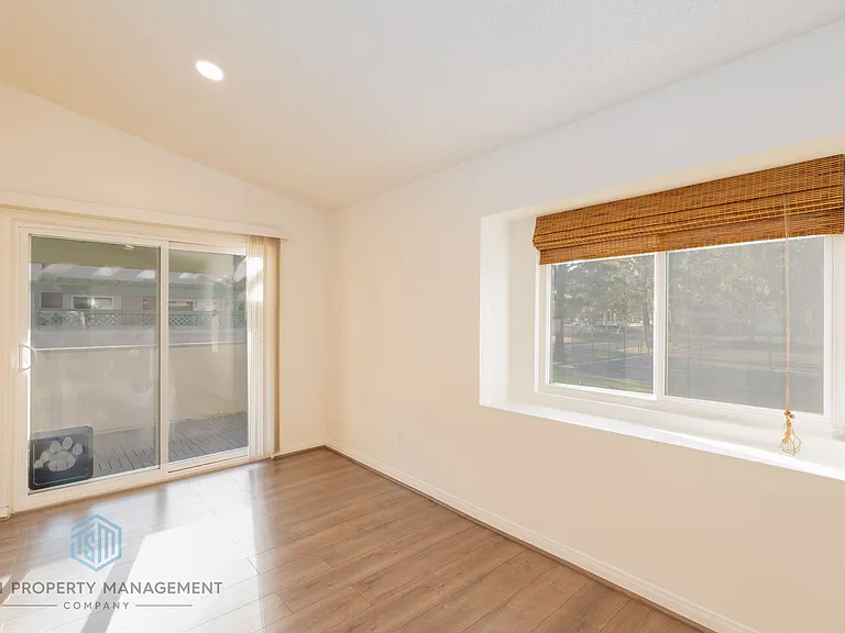 8407 Spring Desert Pl #E — Photo 9