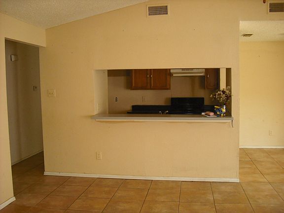 3rd image of 947 Woodgreen Dr