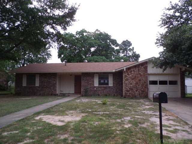 1st image of 4610 Verbena St