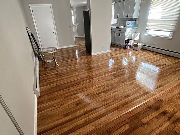 4th image of 380 Woodhaven Rd