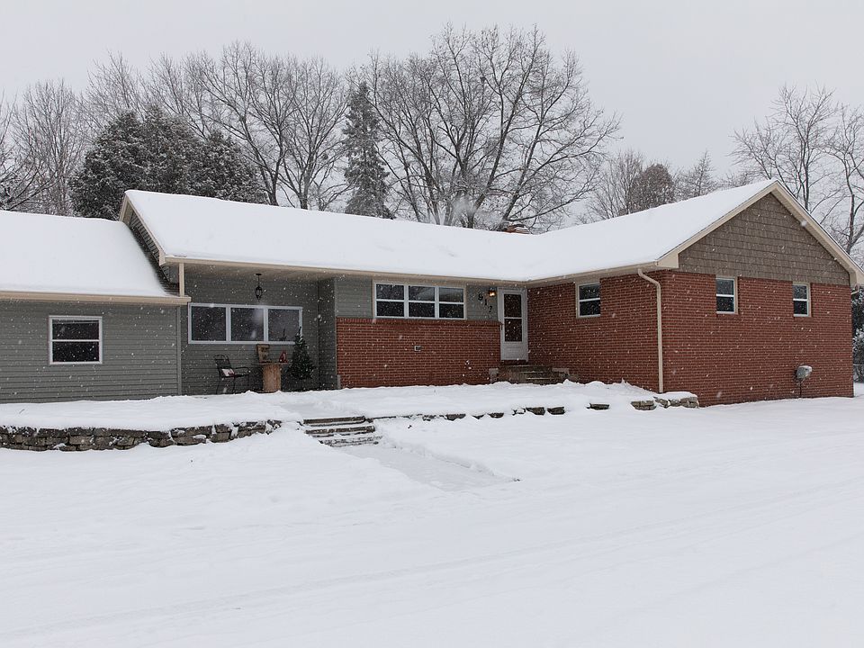 1st image of 917 W Shiawassee Ave