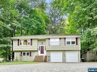 52 Harriot Ave, Harrington Park, NJ 07640