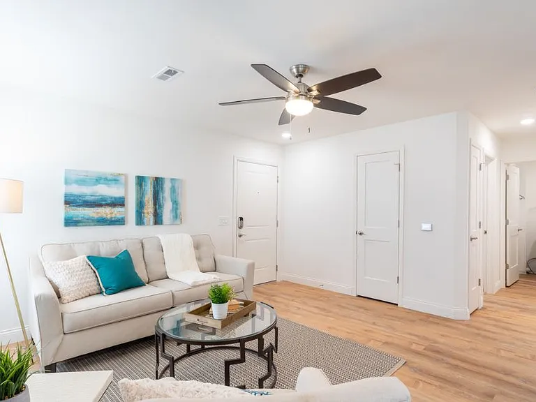 Woodchase Apartments — Photo 37