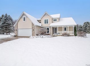 16430 Cottage Nook, Fenton, MI 48430