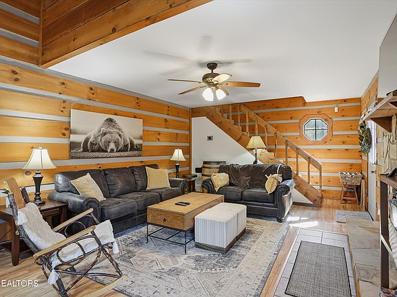 4th image of 1815 Taylor Way