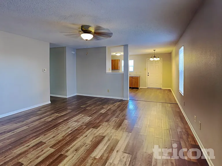 10800 Wymm Ln — Photo 2