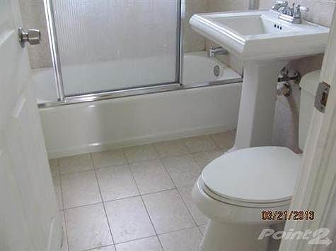 5th image of 670 NE 6th Pl